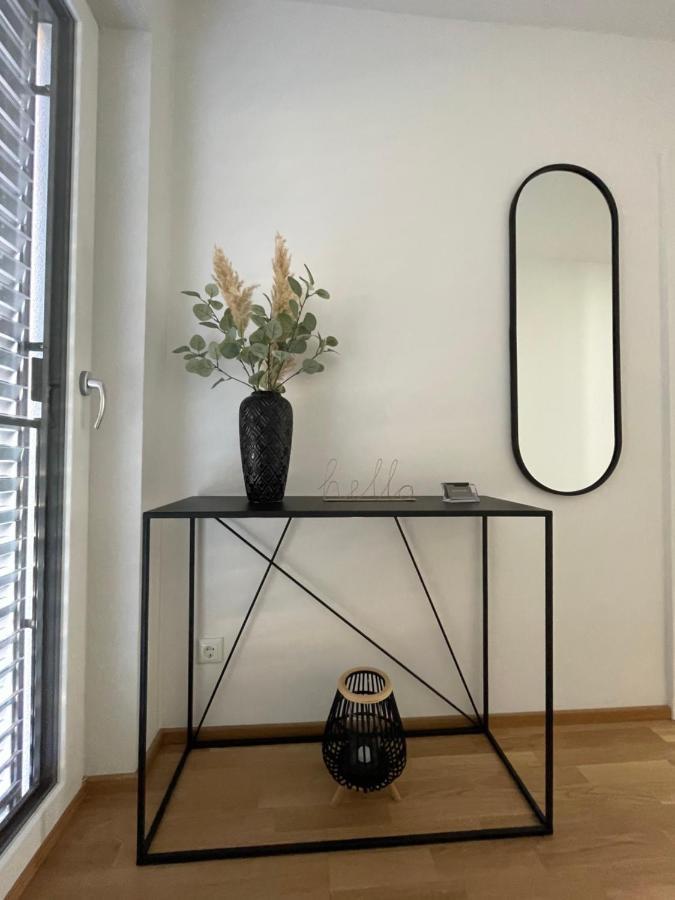 Luxury - Apartment Mit Balkon In Seenaehe Gmunden Exterior foto